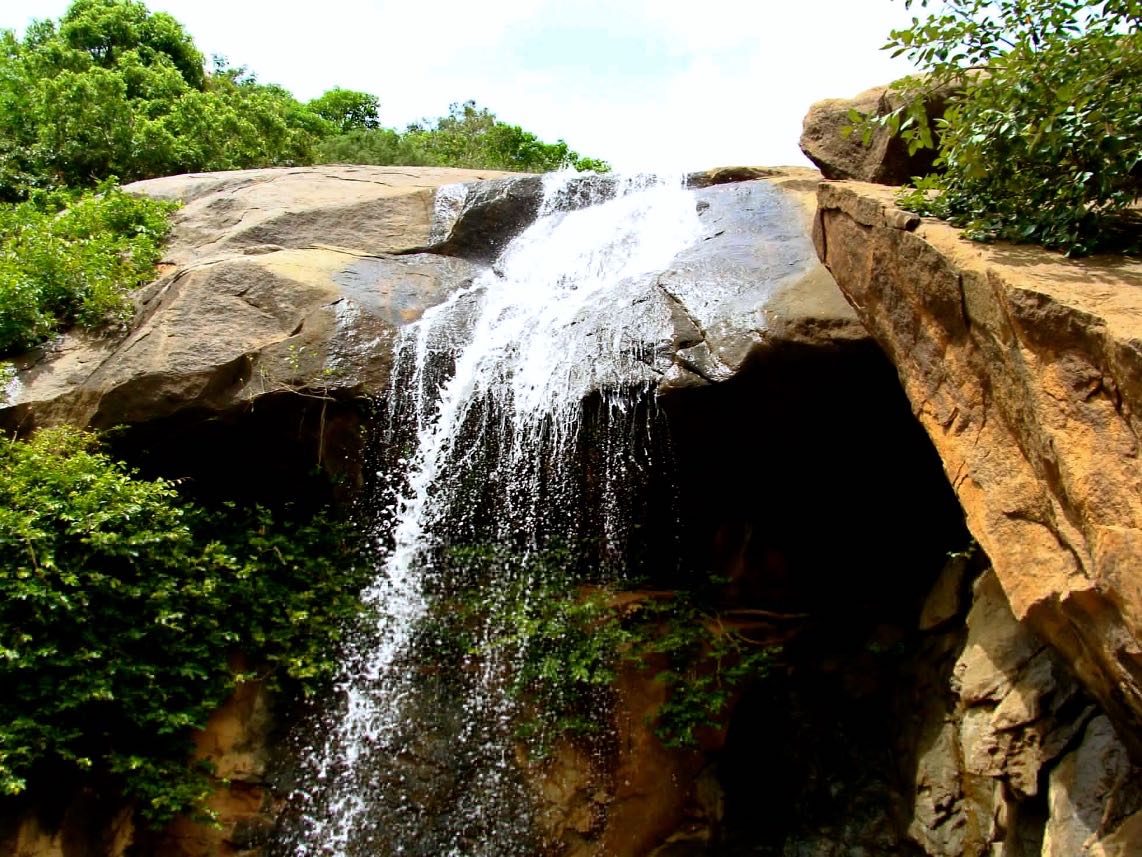 Jalagamparai Waterfalls in Yelagiri