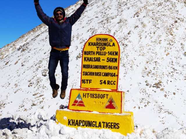 Visit Khardungla Pass in Leh