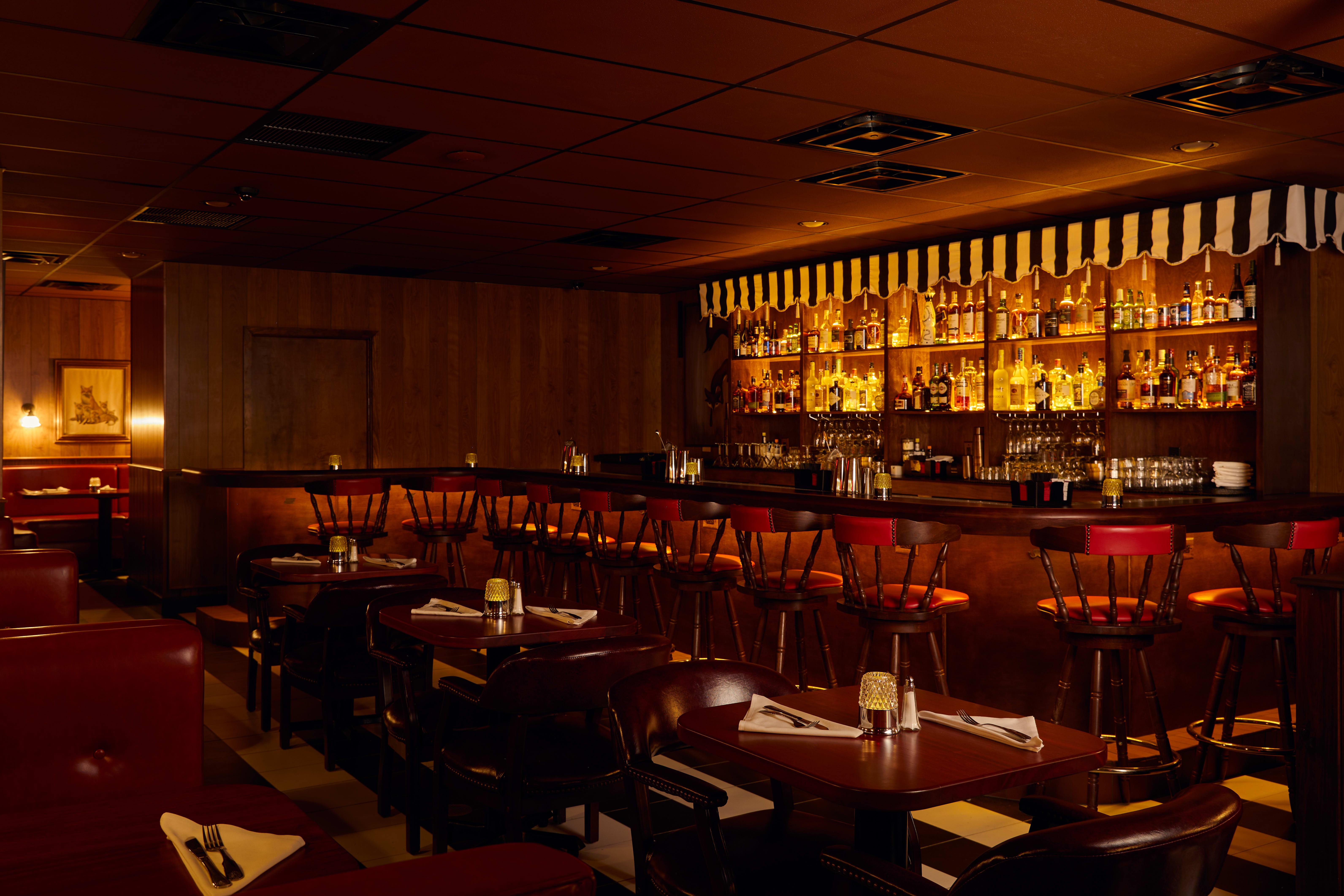 Fox's Lounge by infatuation.com