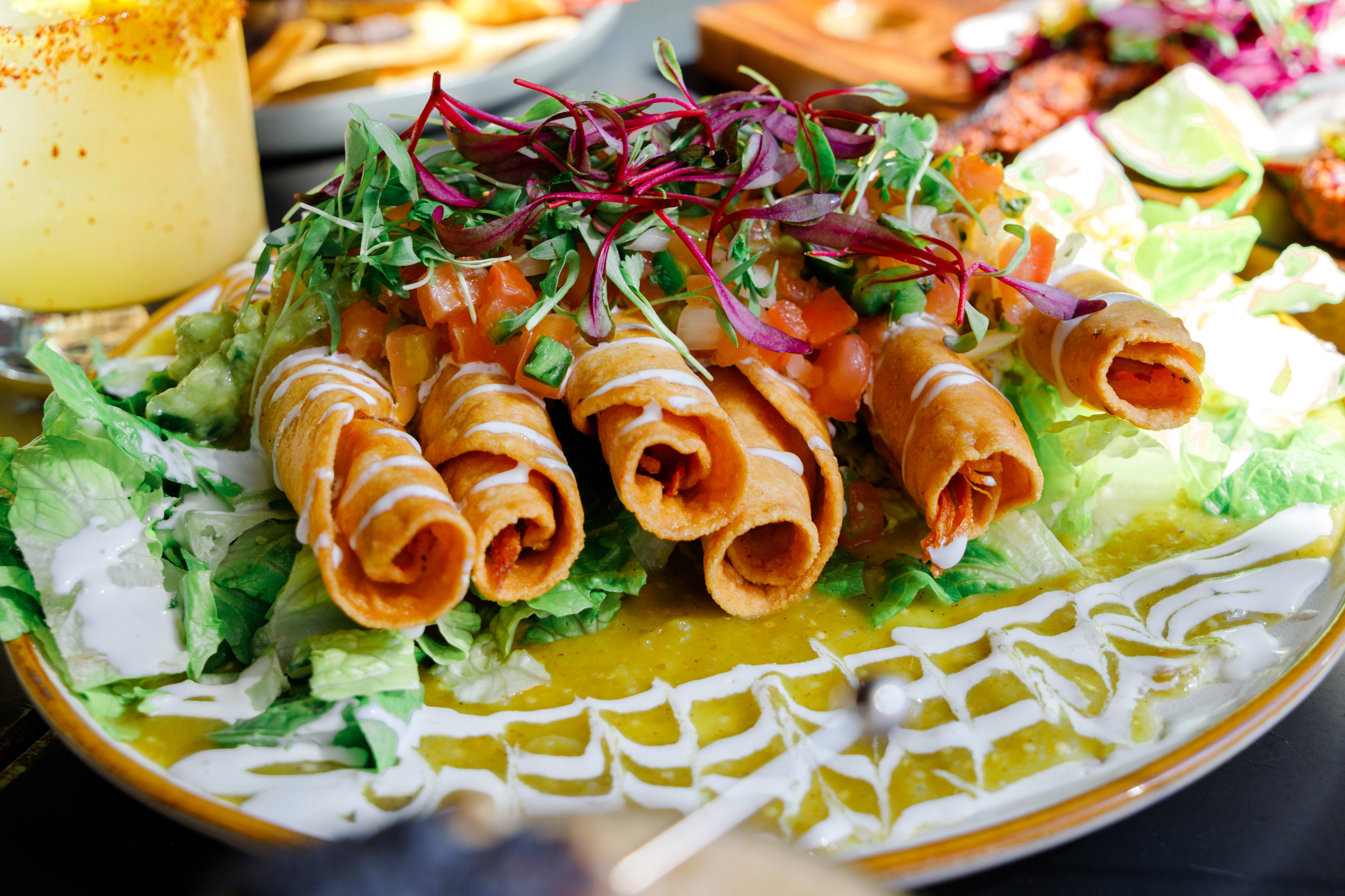 Maderas - Kitchen & Cantina by Liz Silva