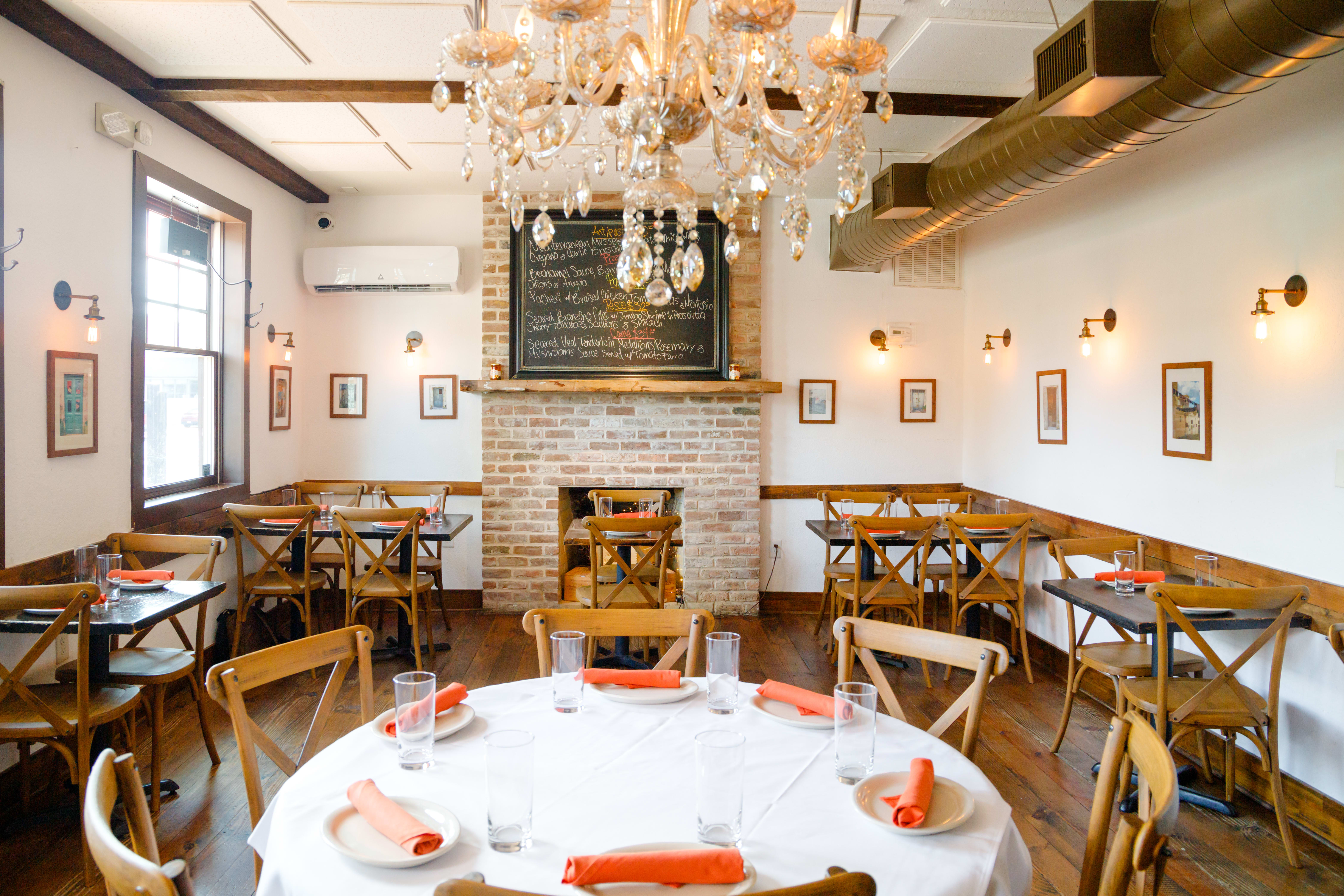 Vinoteca Poscol by Liz Silva