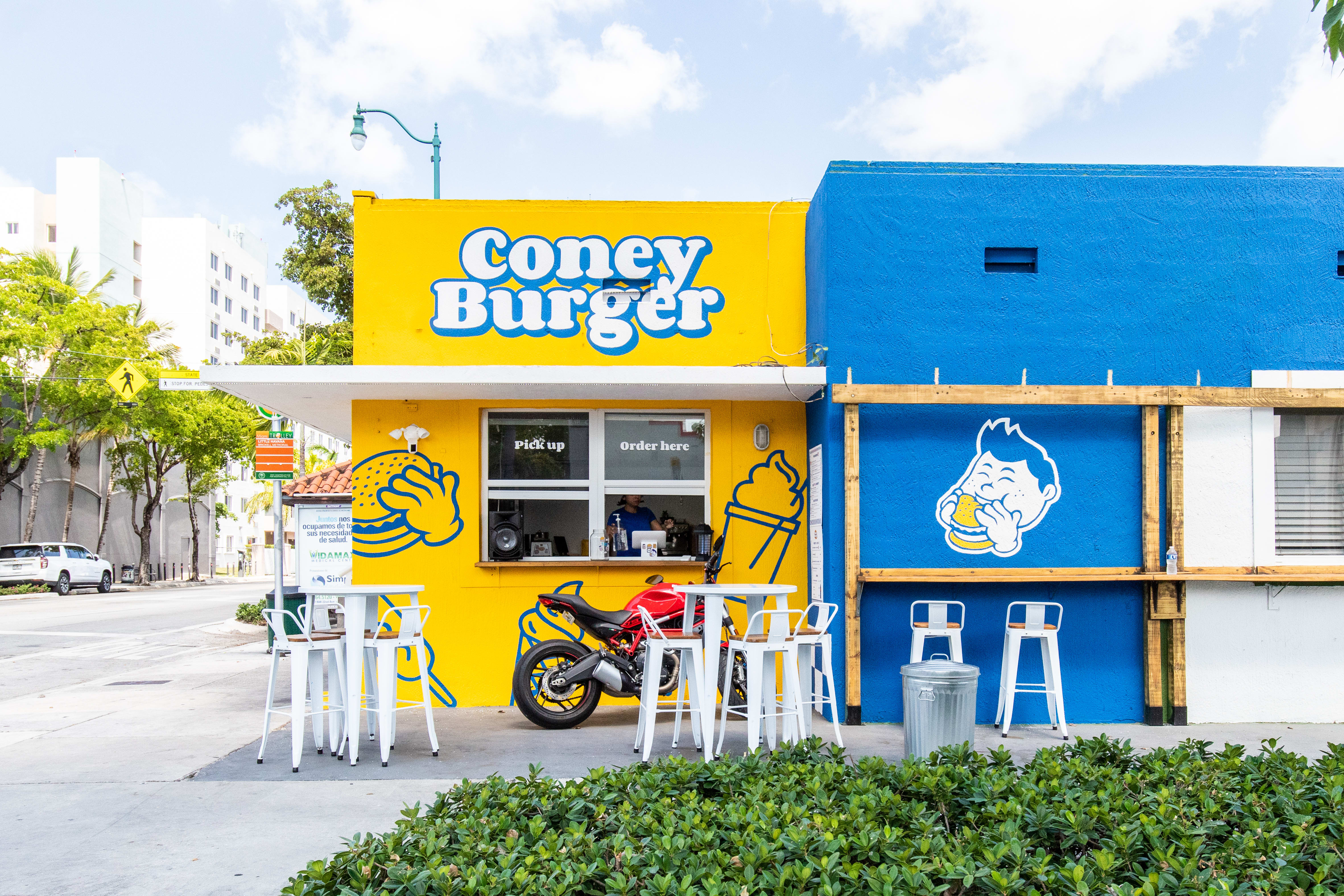 Coney Burger by Cleveland Jennings / @eatthecanvasllc