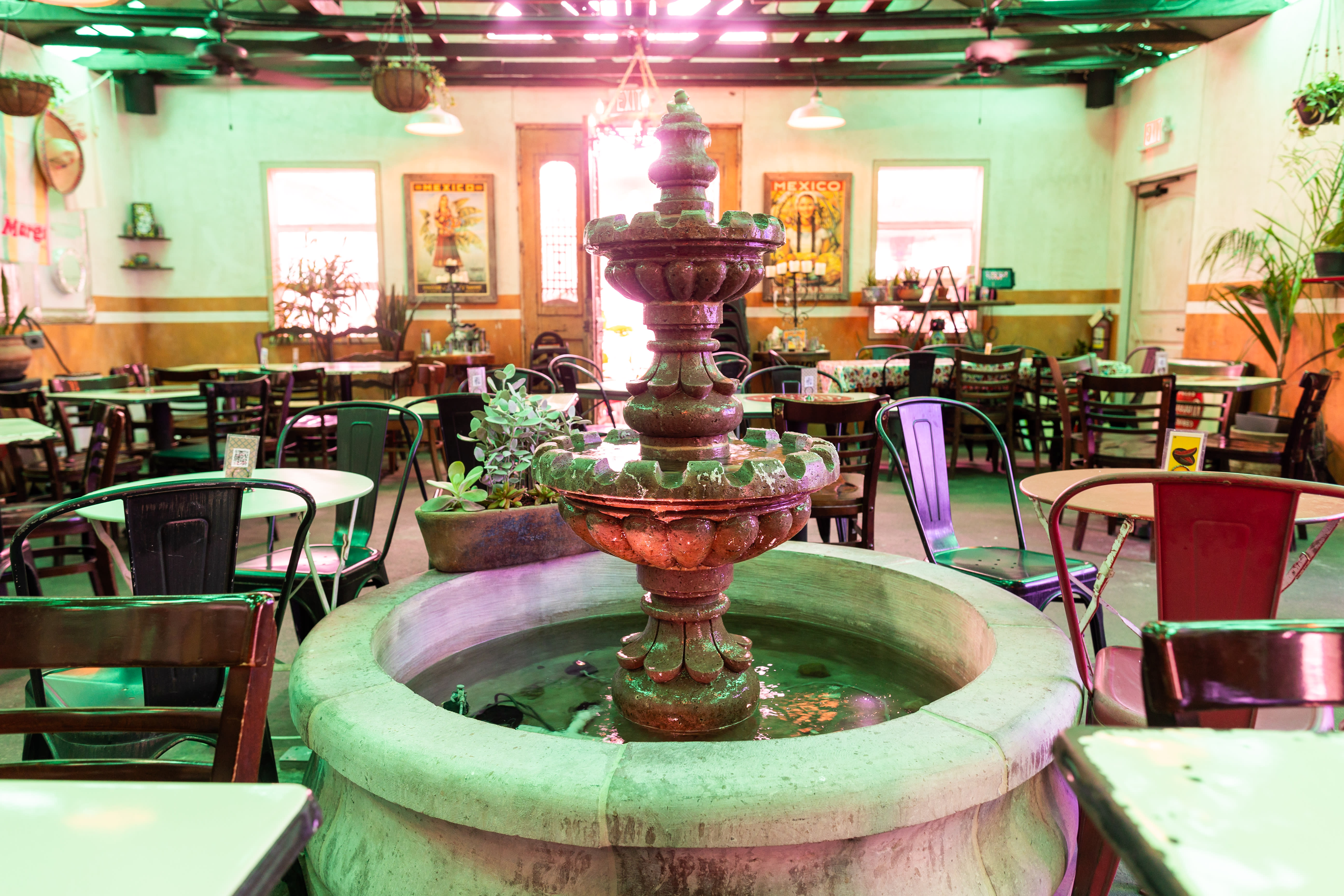 De Nada Cantina