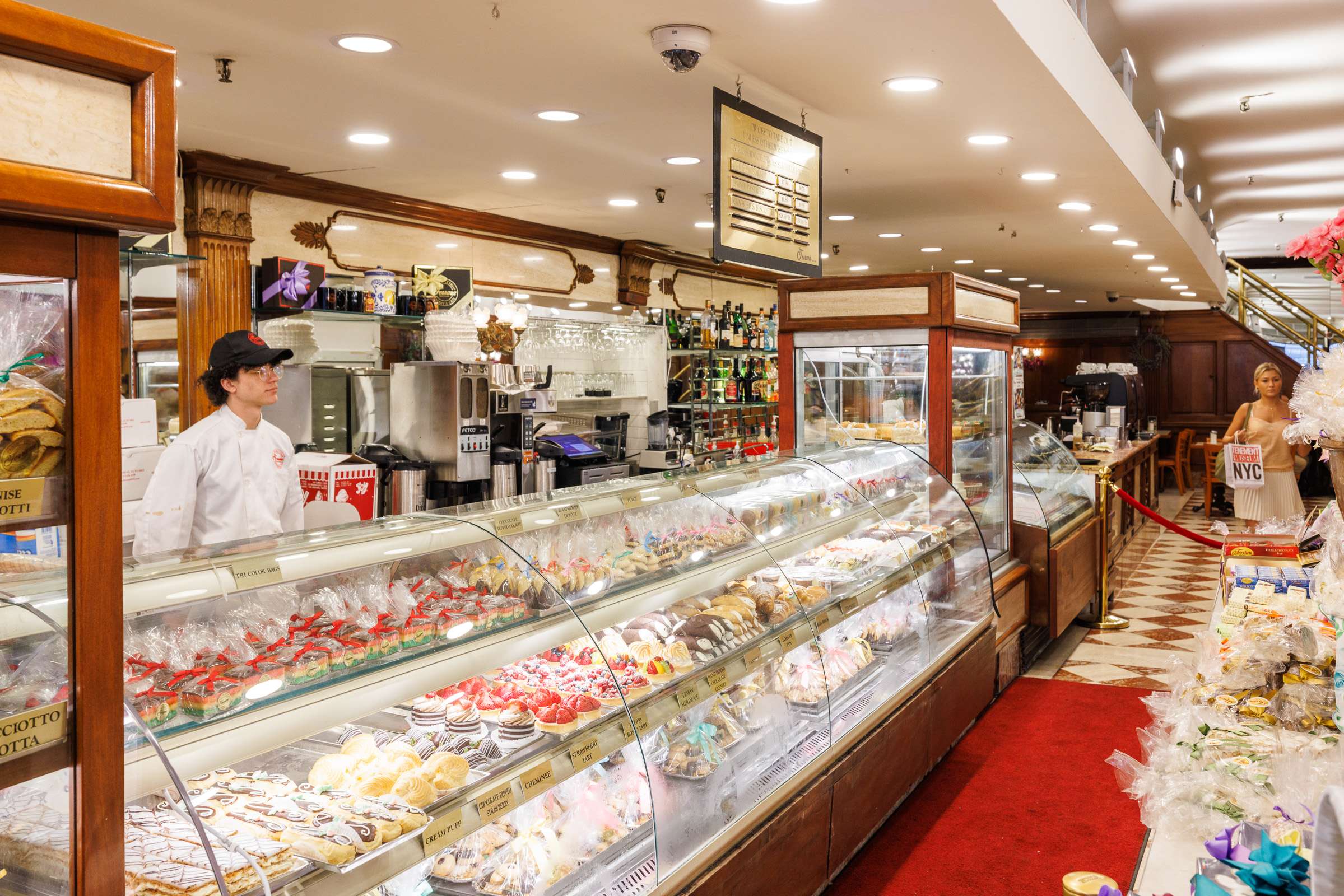 Ferrara Bakery \u0026 Cafe - Review - Little Italy - New York - The Infatuation, image size:2399x1600