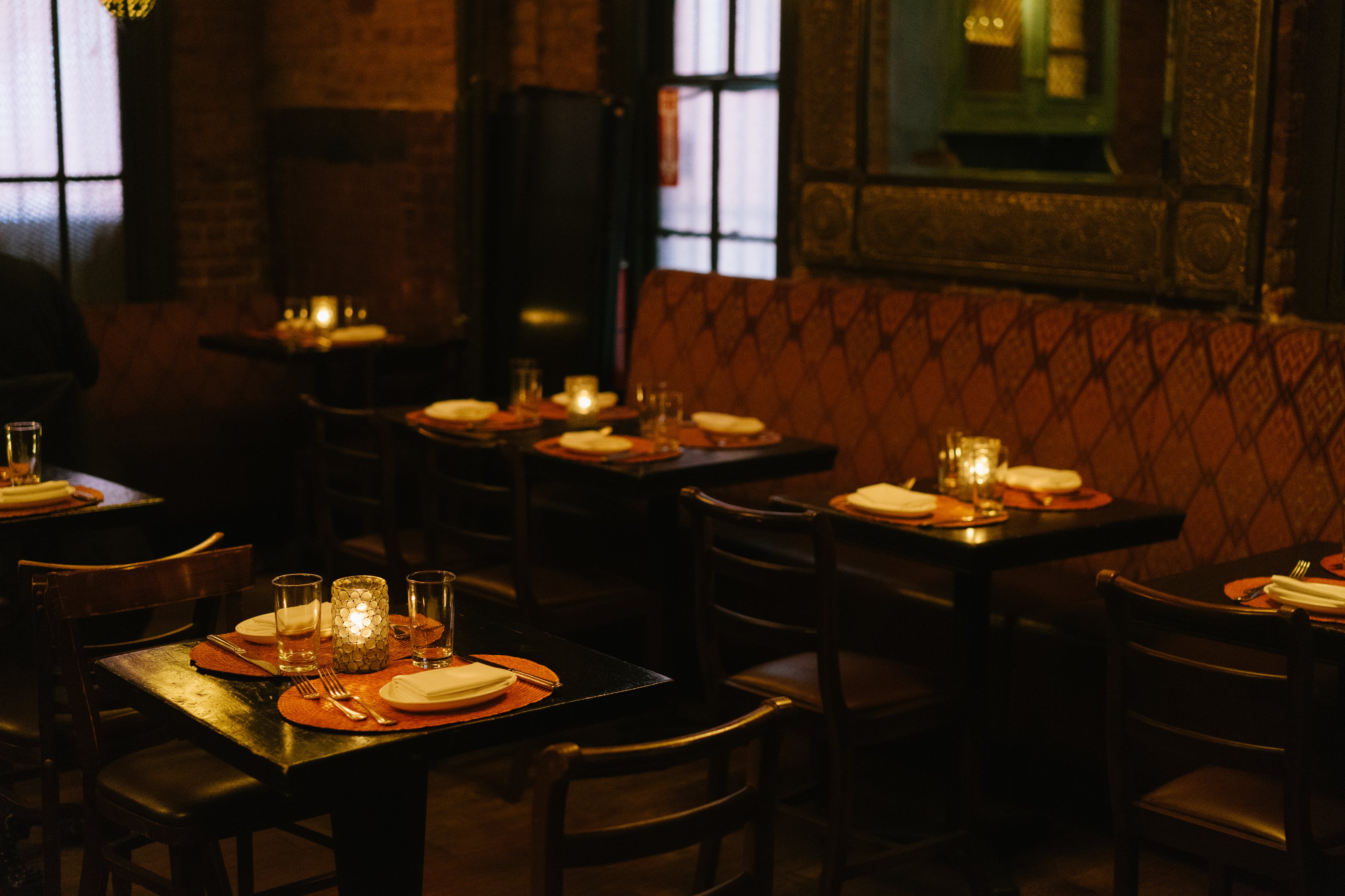 http://res.cloudinary.com/the-infatuation/image/upload/v1657763073/cms/guides/the-best-date-night-restaurants-on-the-upper-east-side/NoahDevereaux_Toloache82_49_Interior.jpg