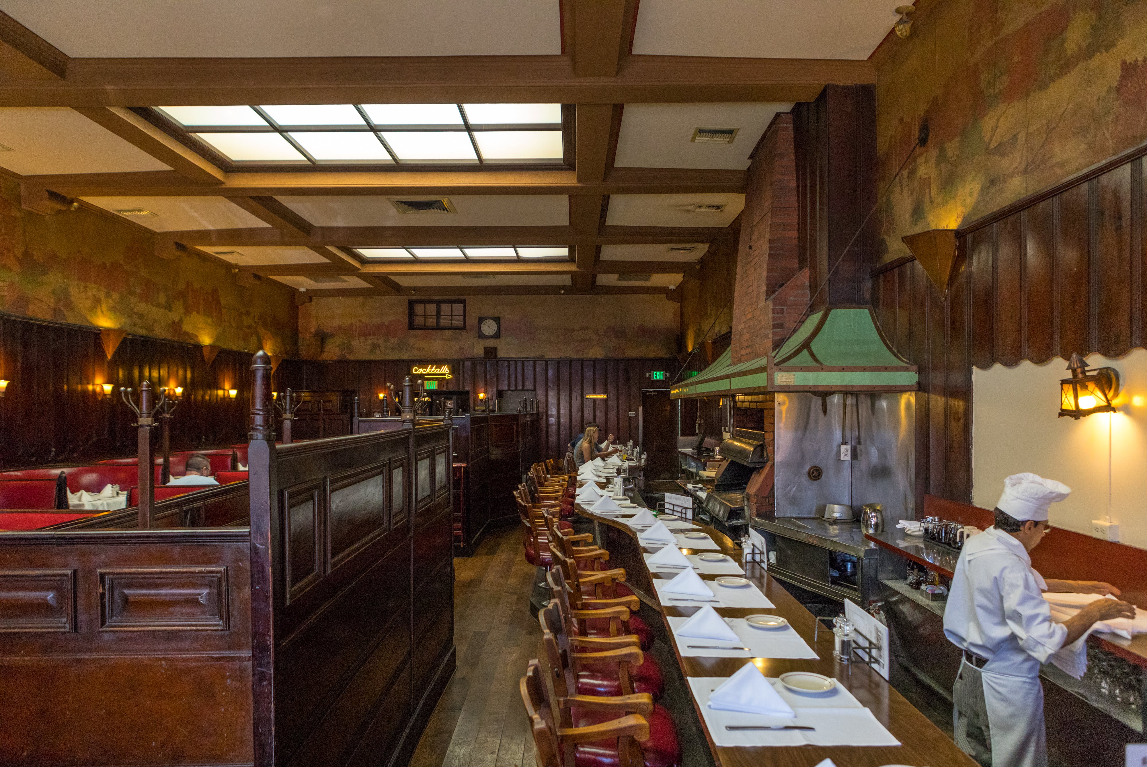 Historic Restaurants in Beverly Hills