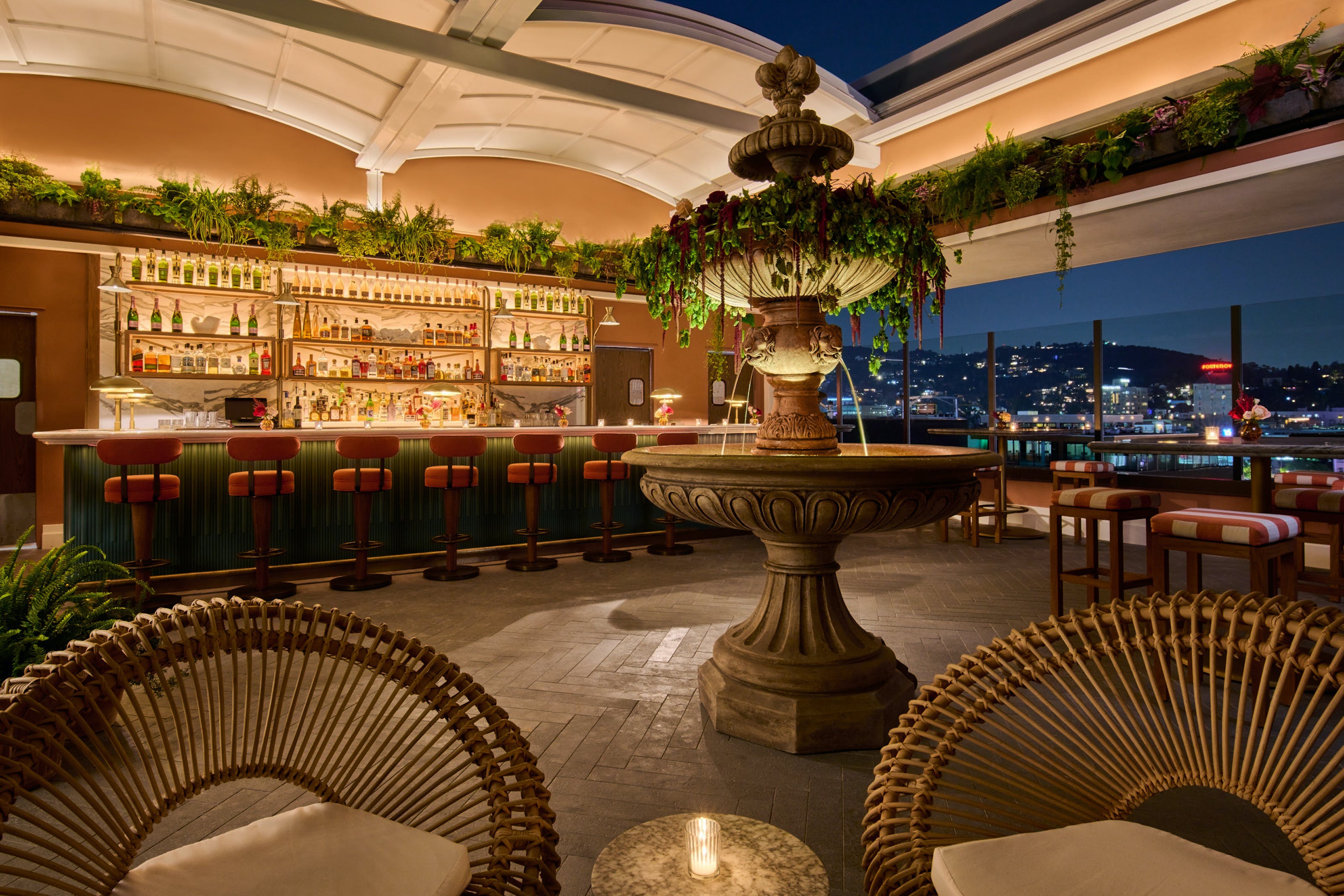 Grandmaster Rooftop - Rooftop bar in LA, Los Angeles