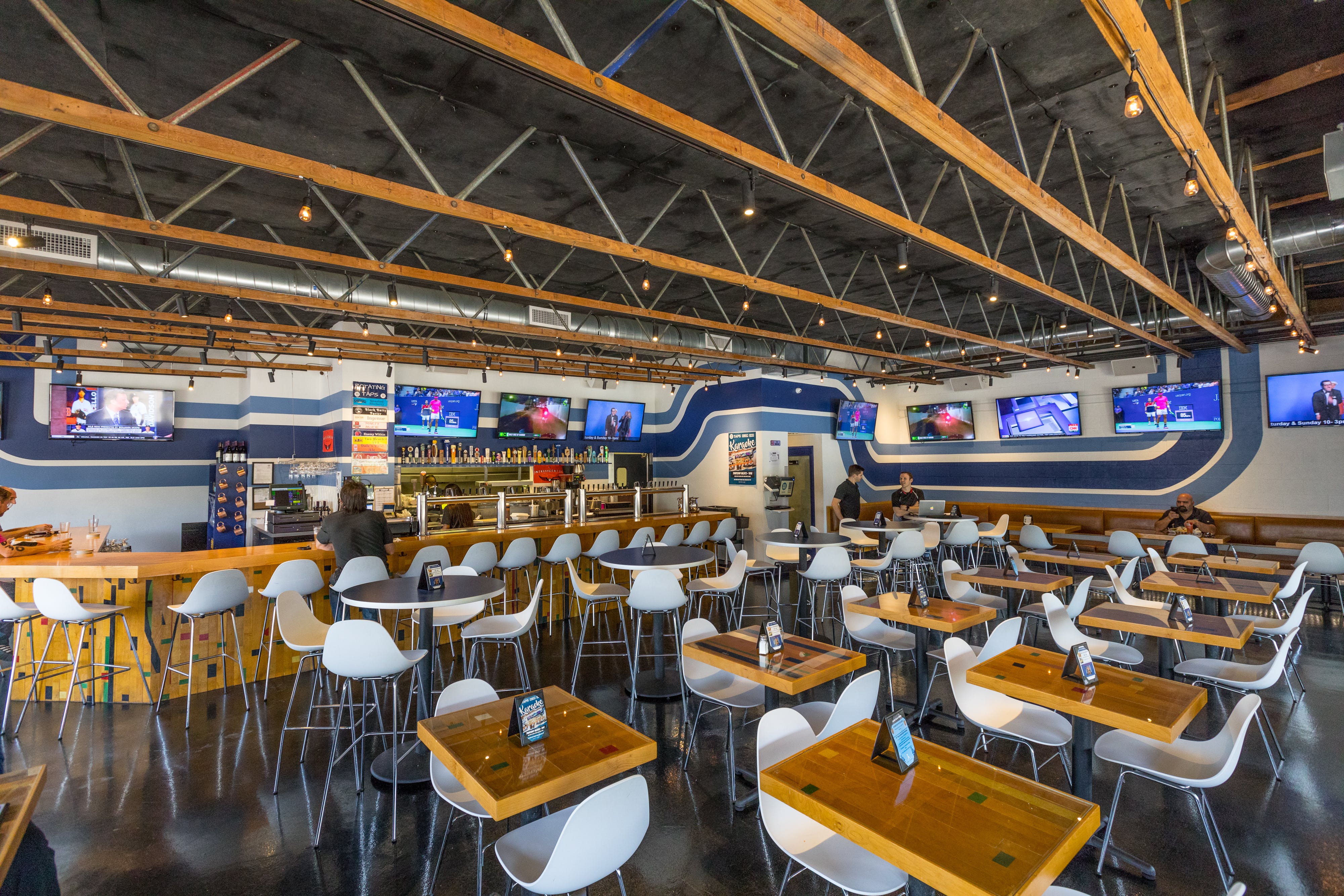 Legends Sports Bar – The First Modern Sports Bar in America