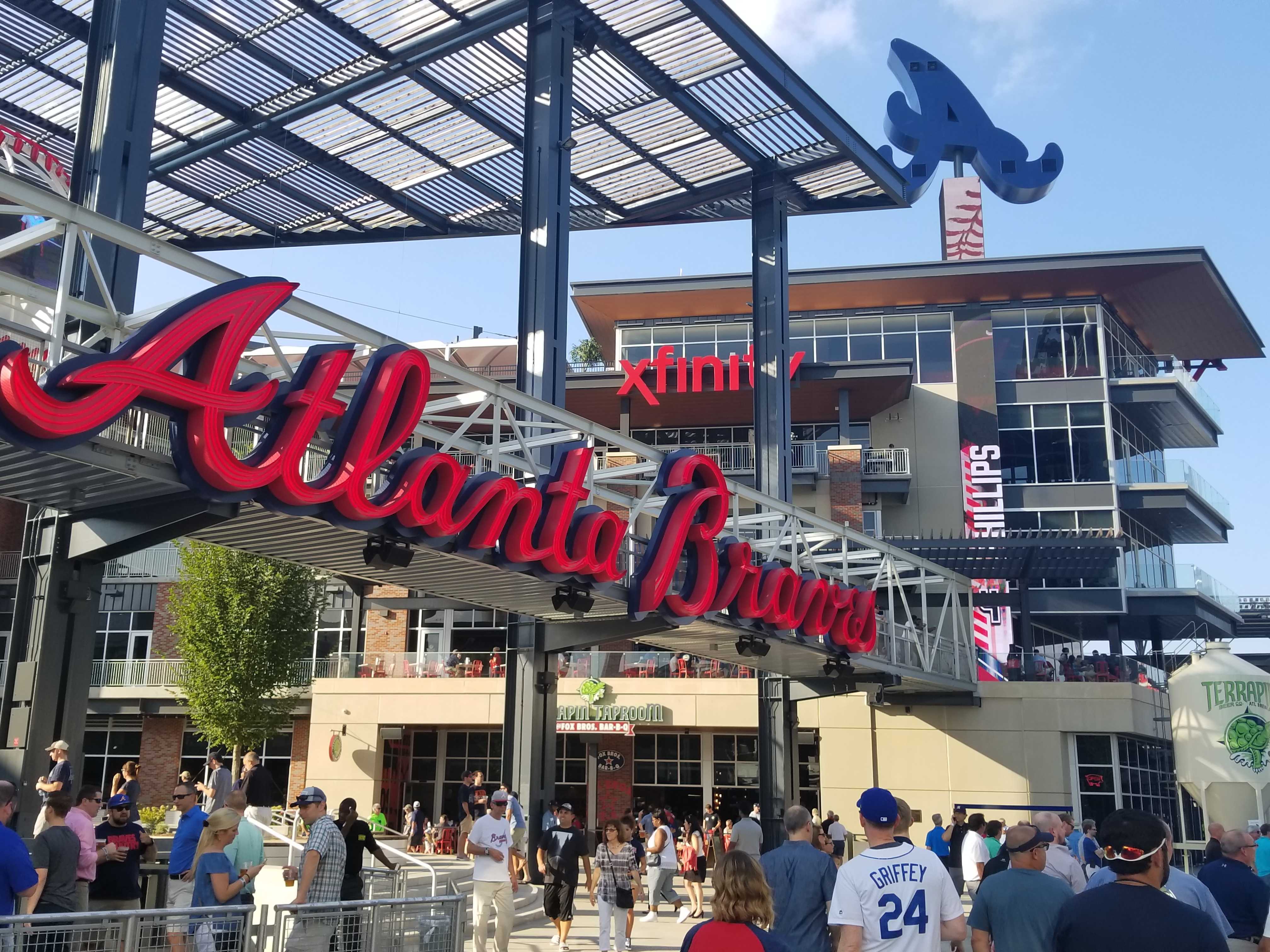 Atlanta Stadium: Restaurants at The Battery Atlanta and Braves