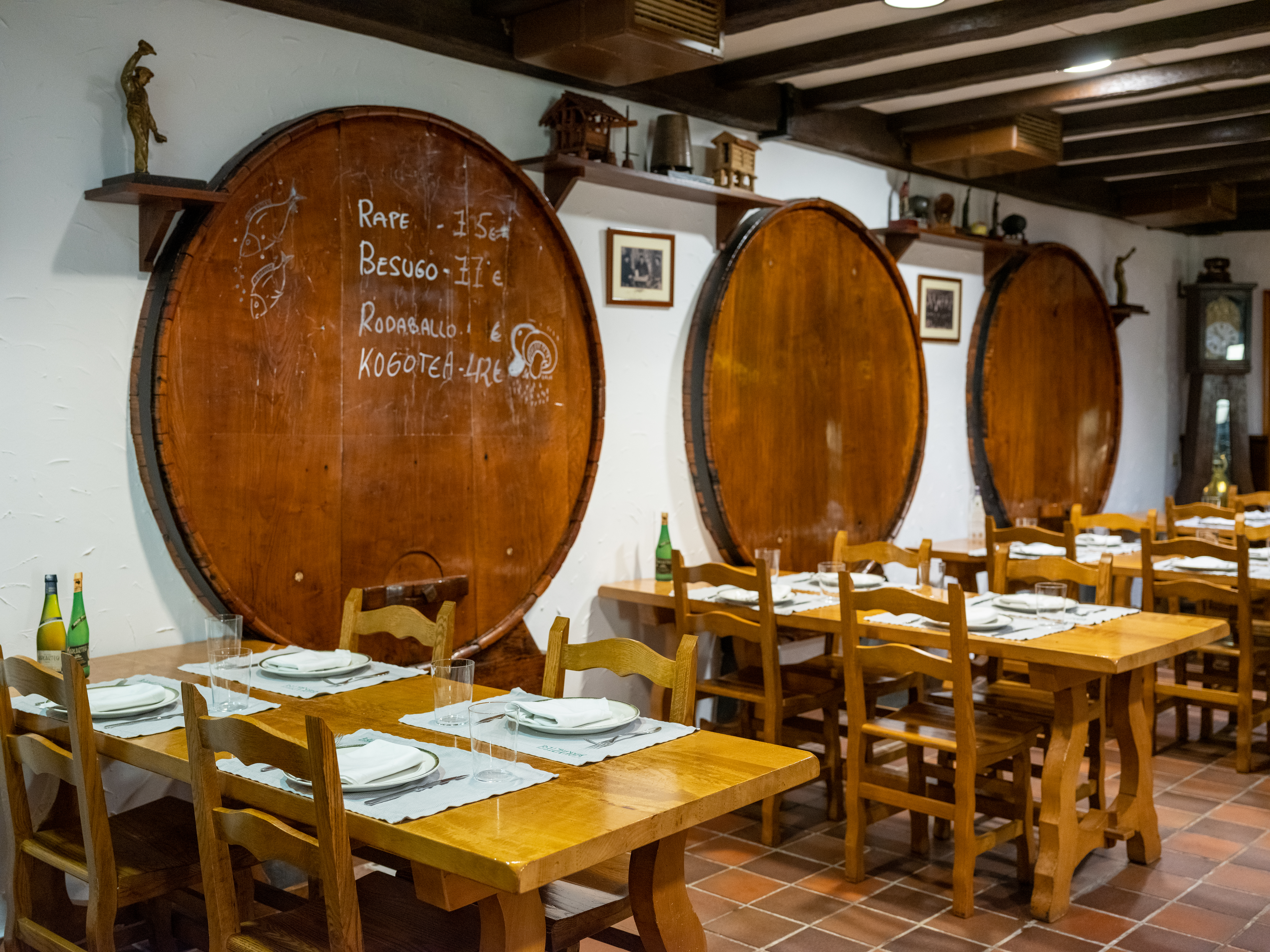 BASQUE Basque Round シャンデリア (2502TL13) BASQUE Basque Round シャンデリア (2502TL13) BASQUE Basque Round