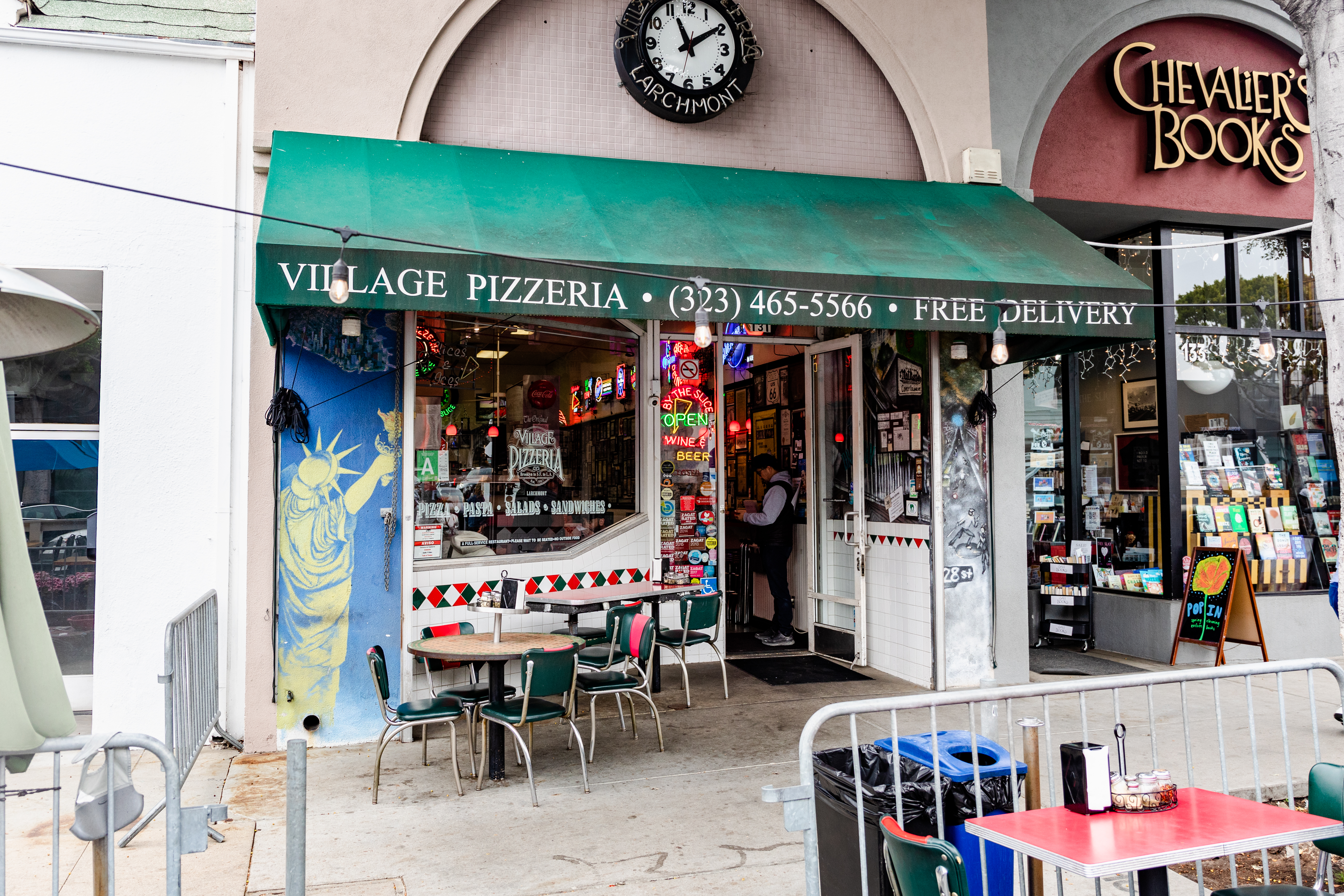 Village Pizzeria Review Larchmont Los Angeles The Infatuation