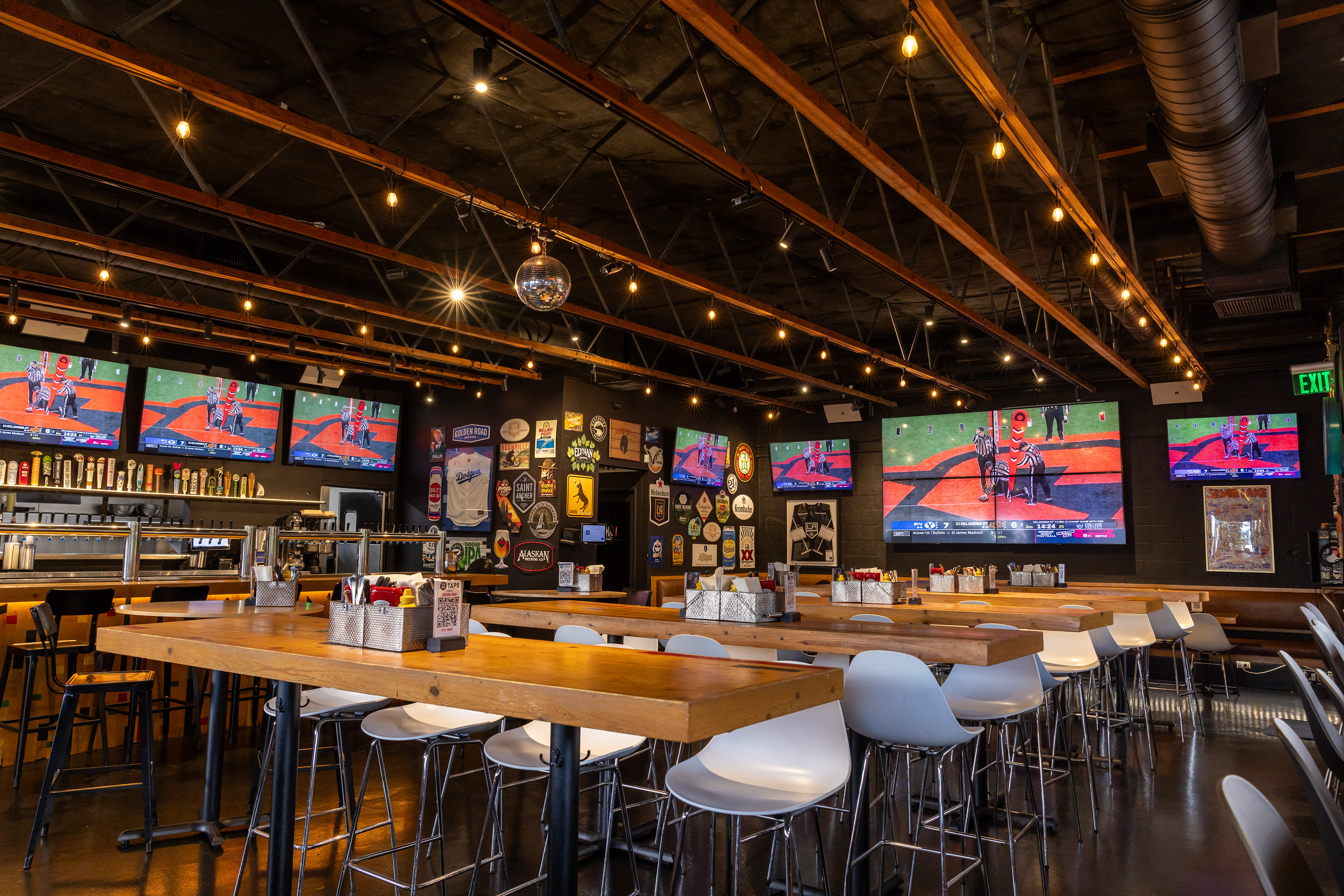 The 20 Best Sports Bars In LA For Watching The Big Game - Los