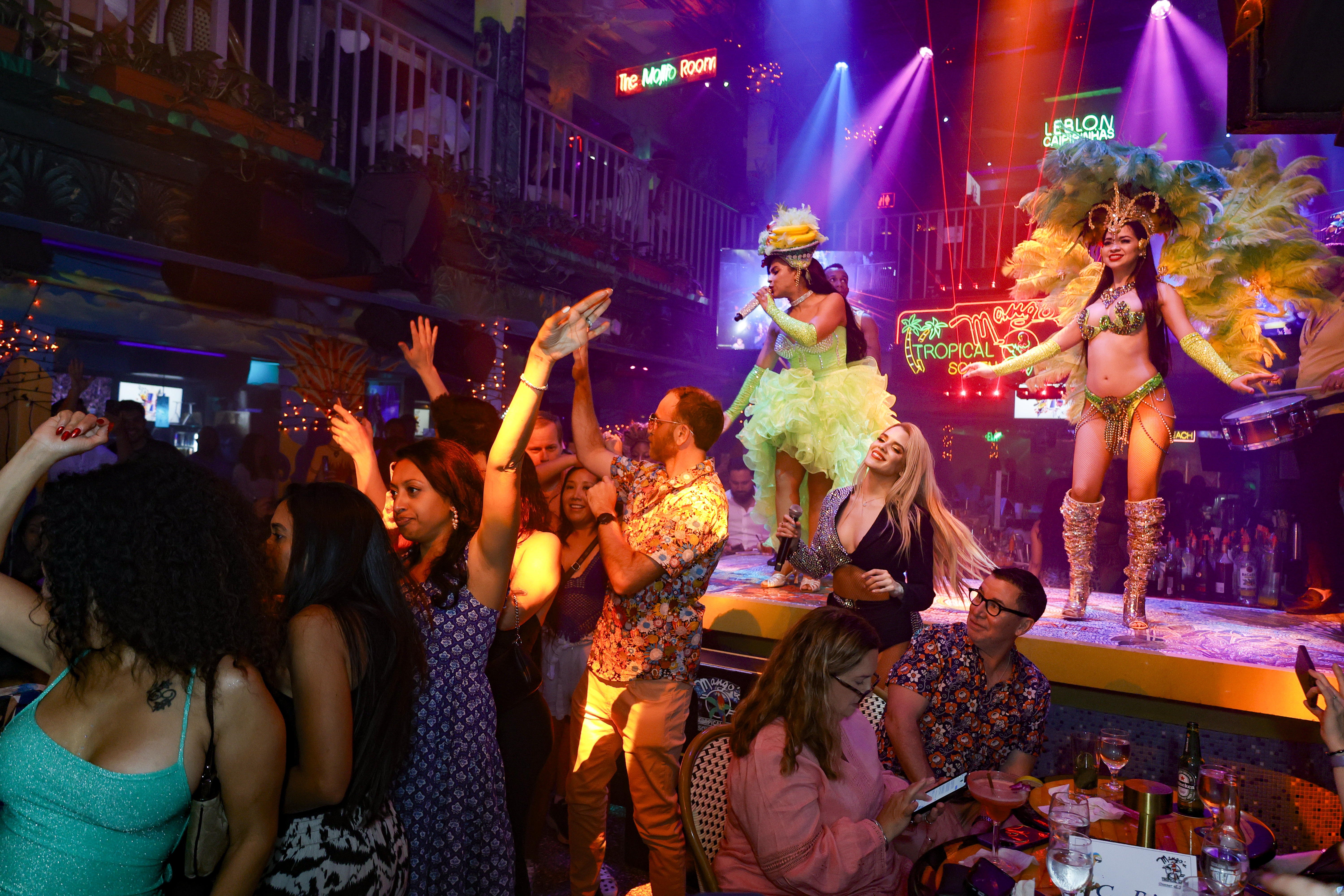 mango's miami beach dress code LOST PATTERN