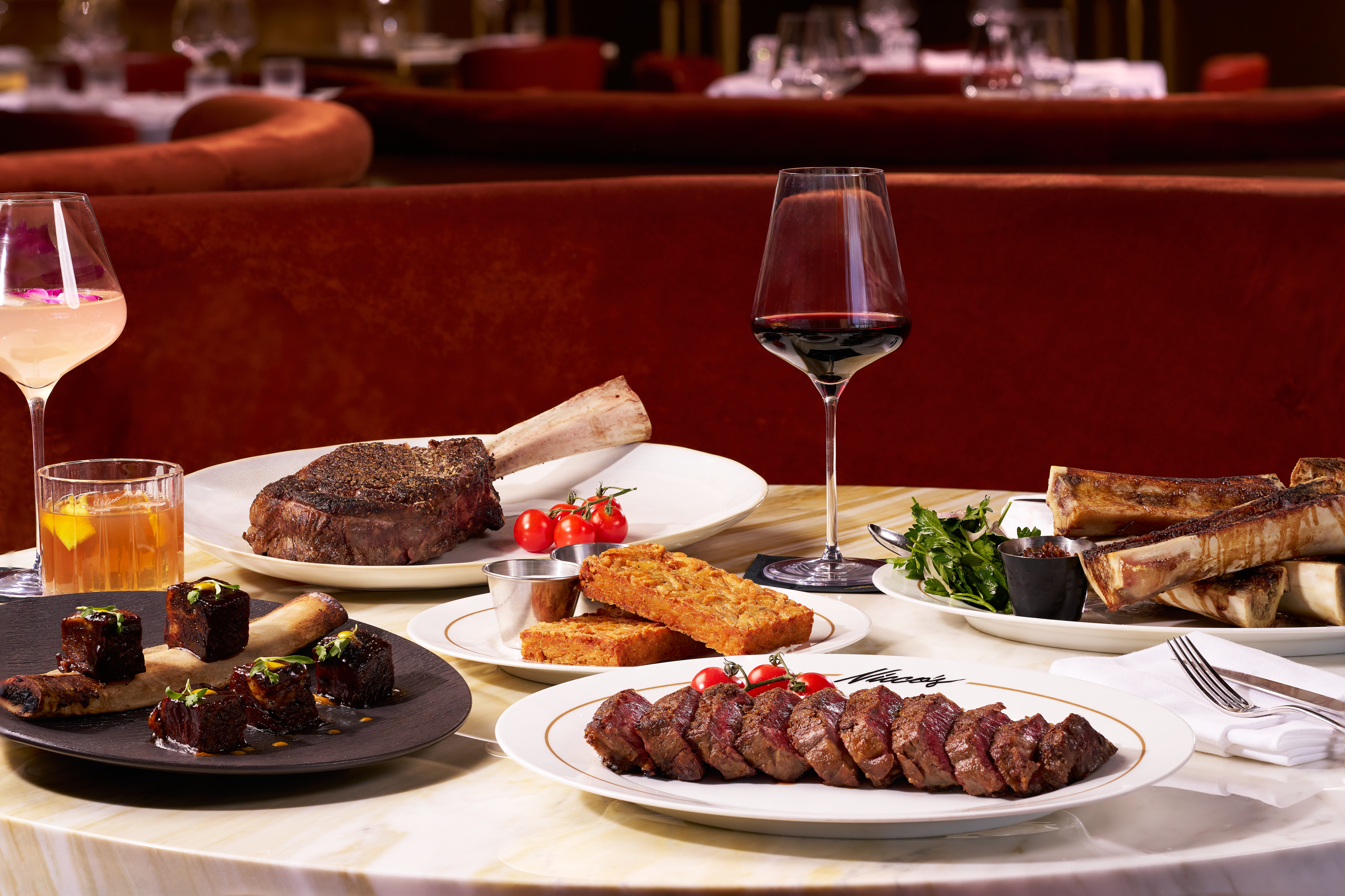Hank's Fine Steaks & Martinis