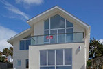 Cool designs, a stunning & contemporary Jack & Jill home