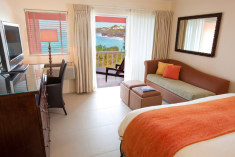 Cliffside Guest Rooms at The Reefs Resort & Club