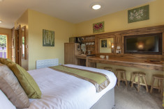 Hillside Retreat - Unique Accommodation at Gulliver's Kingdom - Matlock, Bath