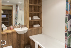 Hillside Retreat - Unique Accommodation at Gulliver's Kingdom - Matlock, Bath