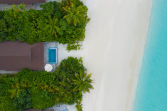 Lagoon Beach Villa with Private Pool at The Standard, Huruvalhi Maldives