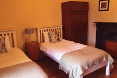 Triple Room at Clone Country House 