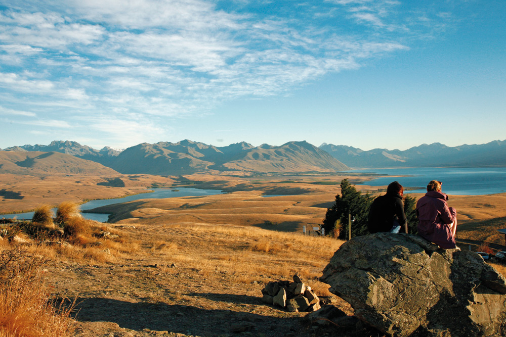 TOP 10 SOUTH ISLAND WALKS IN NEW ZEALAND