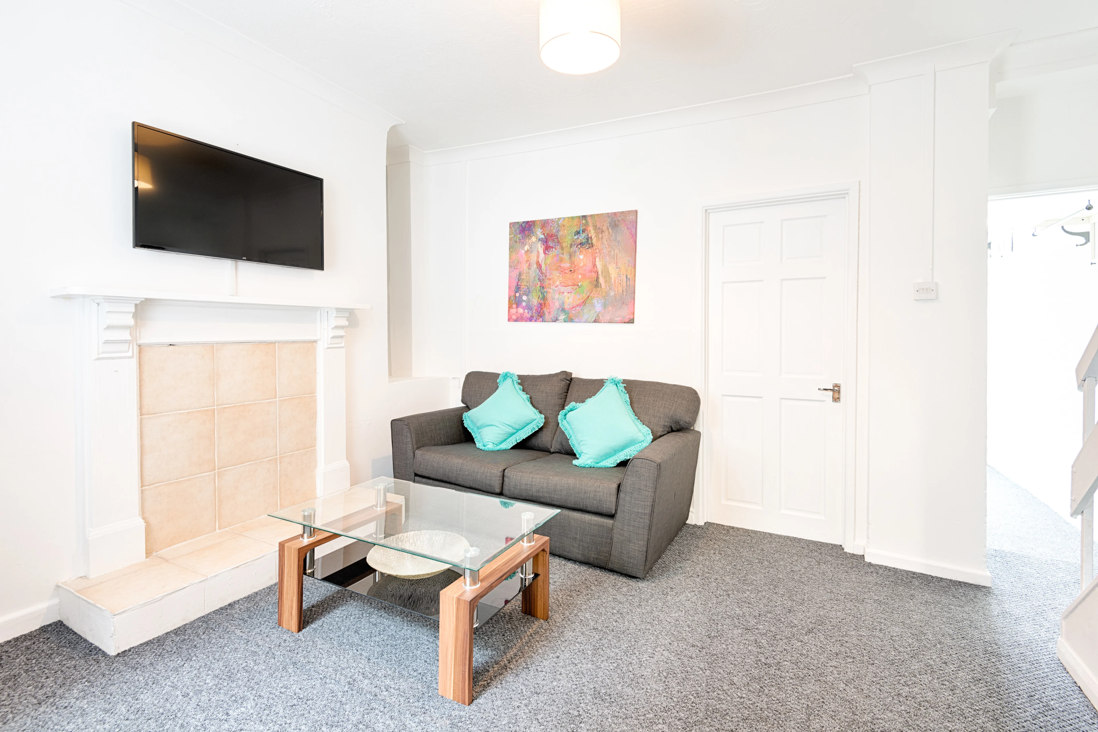 Fantastic Location in the Heart of Swansea - Image 23