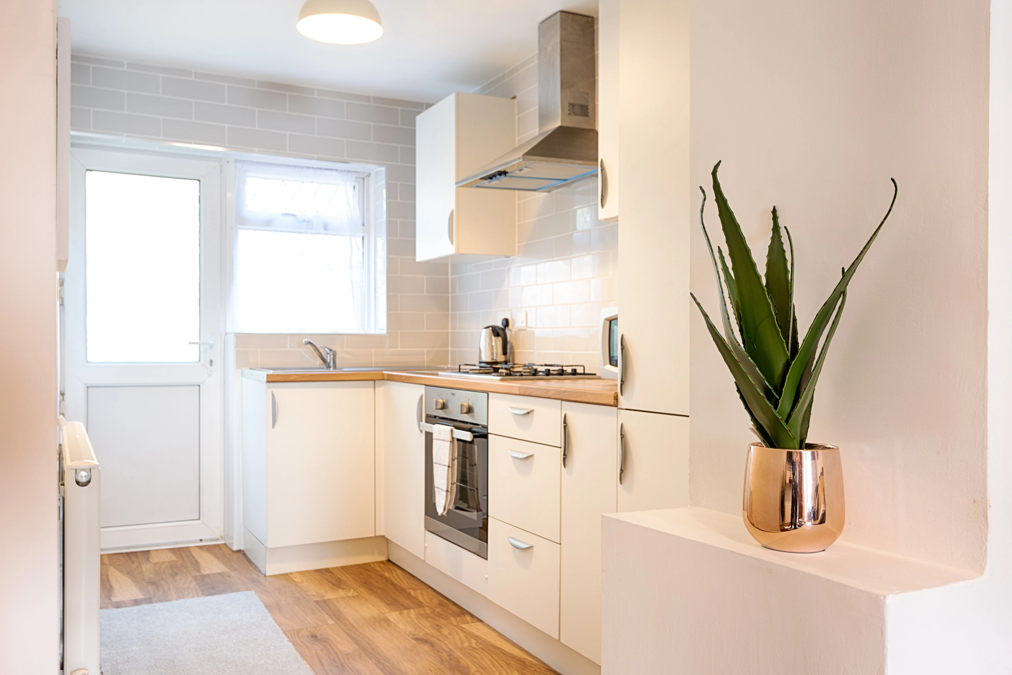 Generous House near The Liberty Stadium - Image 23