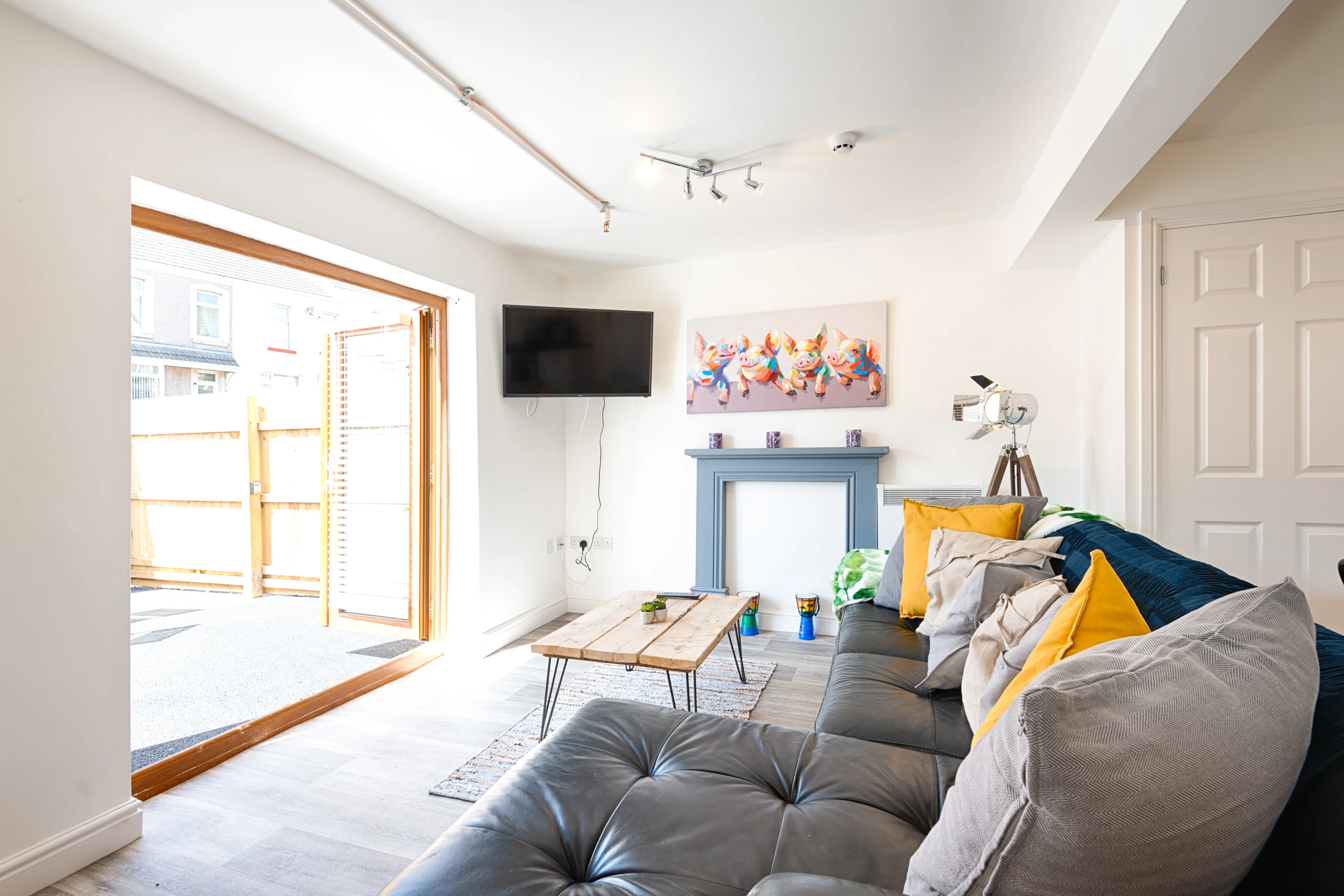 The Nook, Close to Swansea City Centre - Image 30
