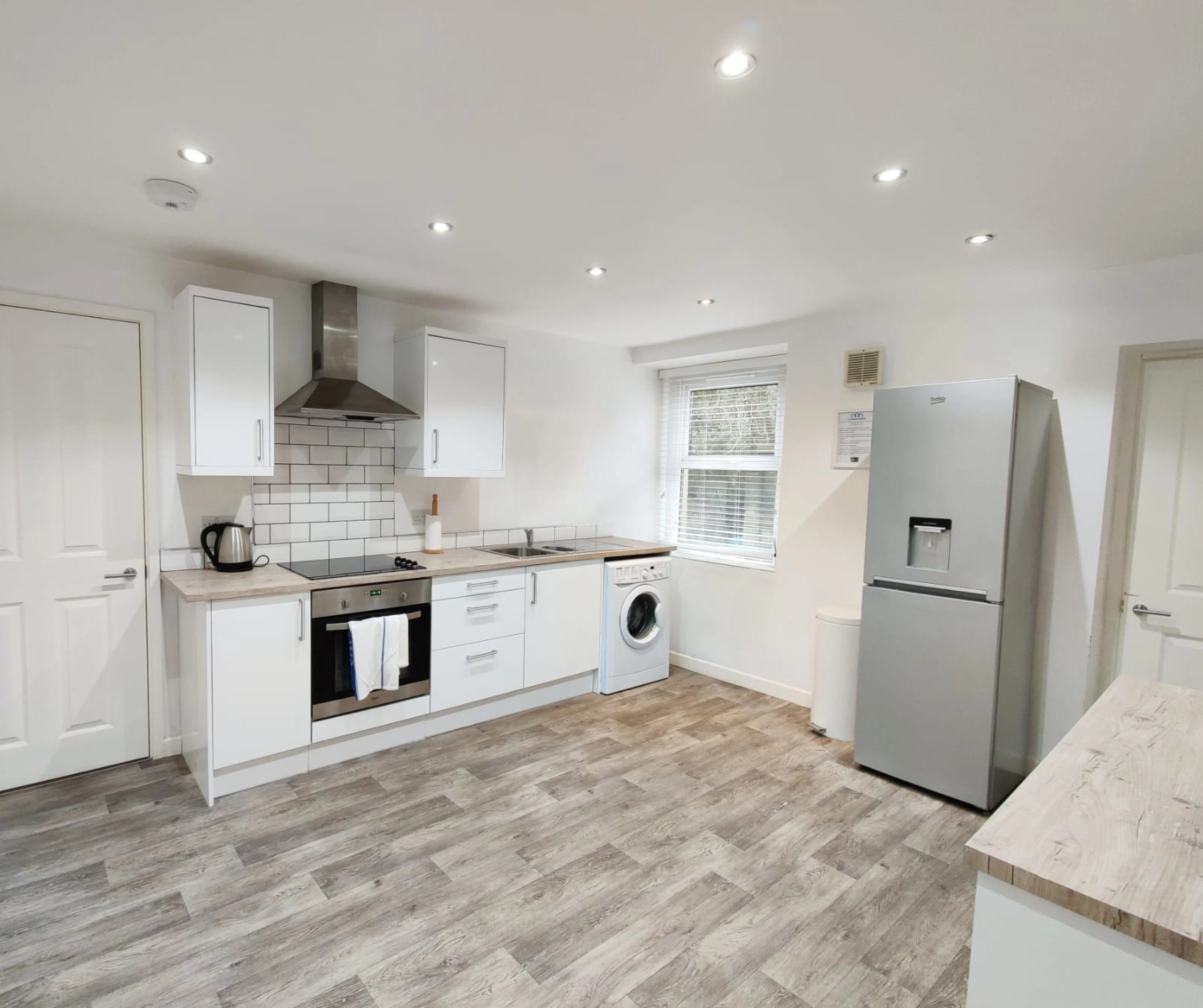 Perfect Location with parking -Jersey Lodge - Image 5