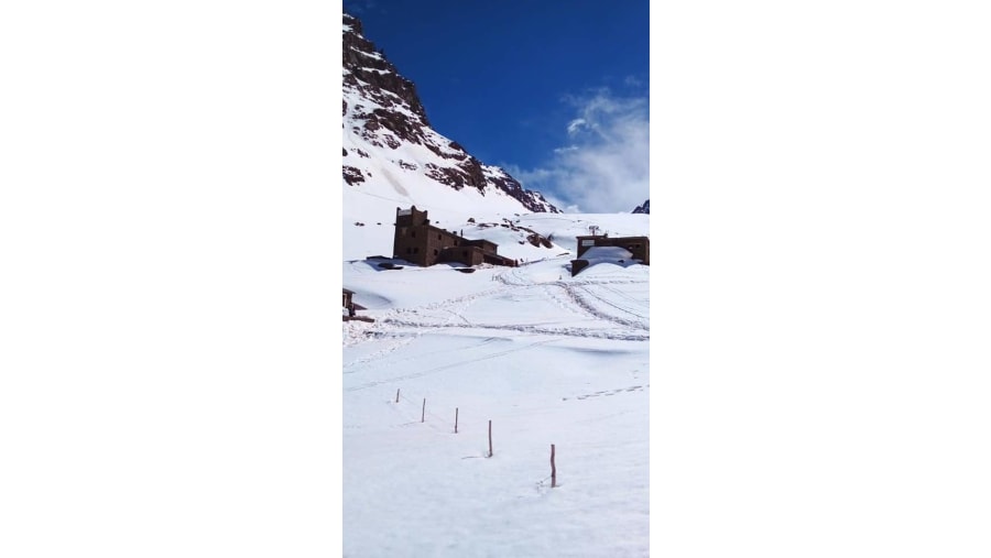 Le refuge toubkal en hiver 3207m