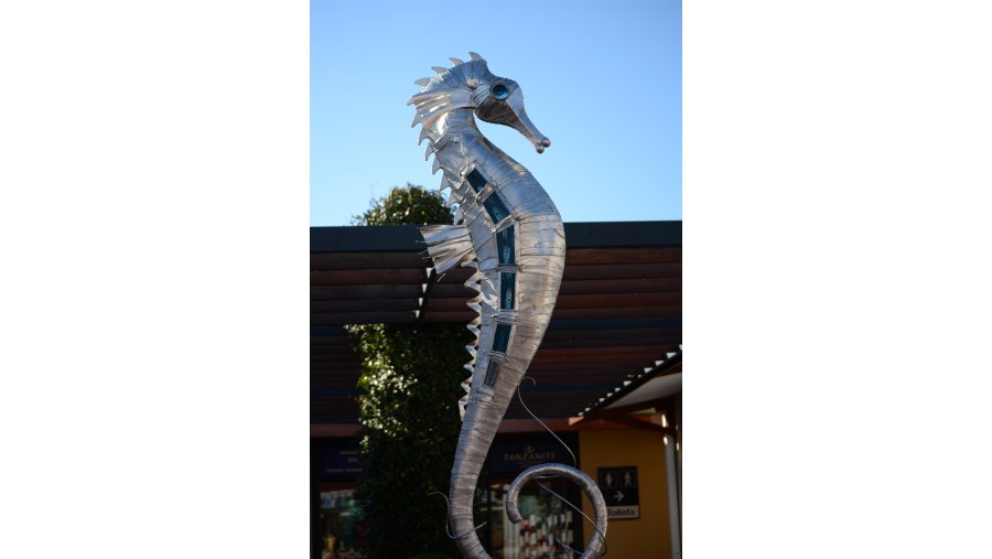 seahorse metal structure