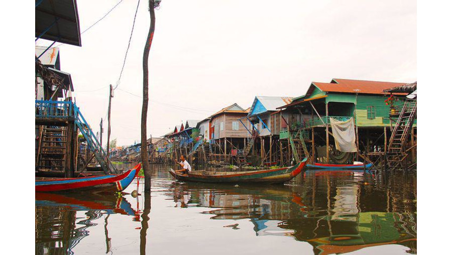 Kompong Khleang Floating Village