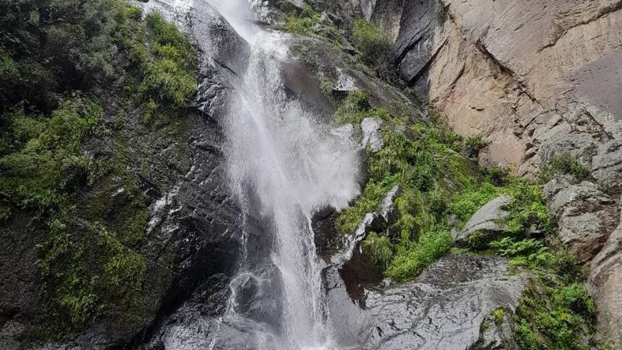 Water flowing through Elevation of Taktshang