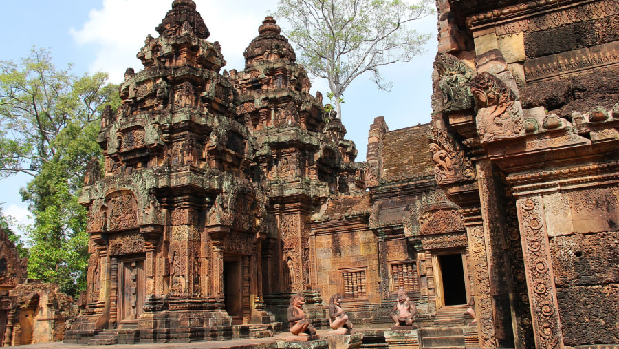 Explore Banteay Srei Temple in Siem Reap