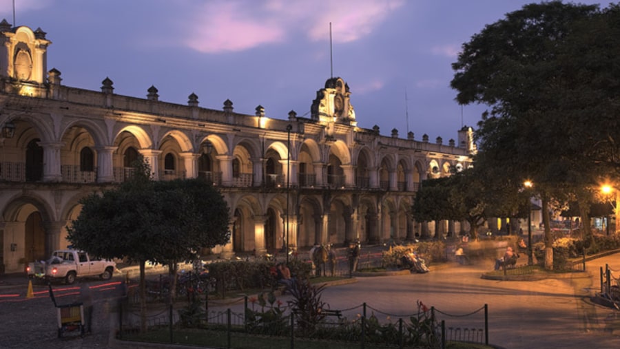 See Palacio de los Capitanes Generales