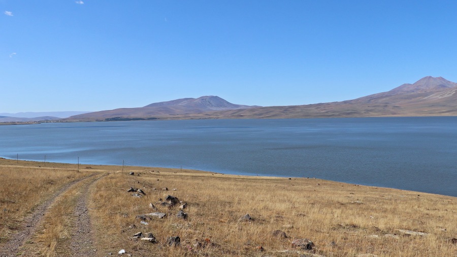 Paravani lake view