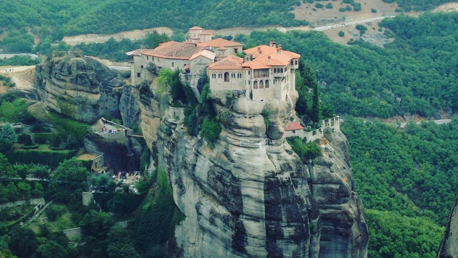 walk to the Meteora Monastery