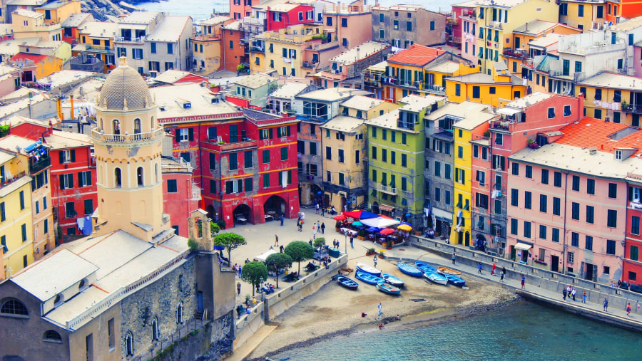 Get to the best spots of Vernazza