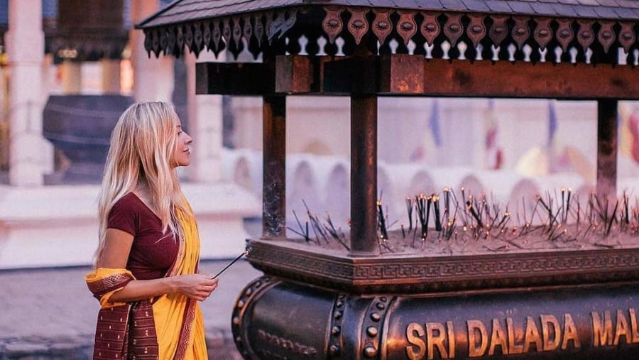 Temple Of Tooth Relic