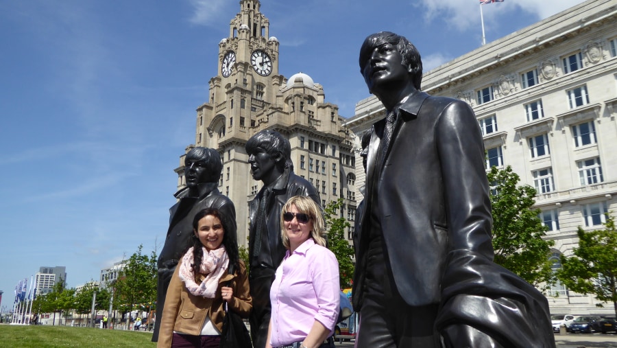 starting point: The Beatles Statues