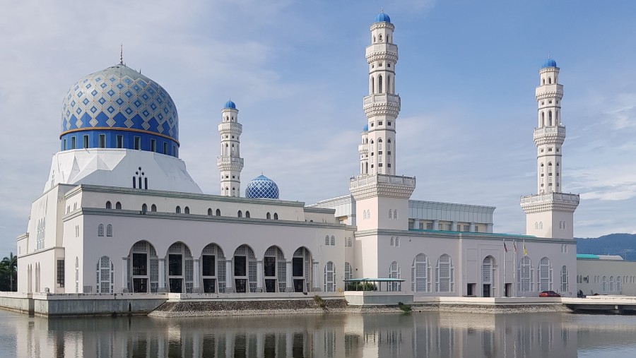 Visit the Kota Kinabalu City Mosque, Malaysia