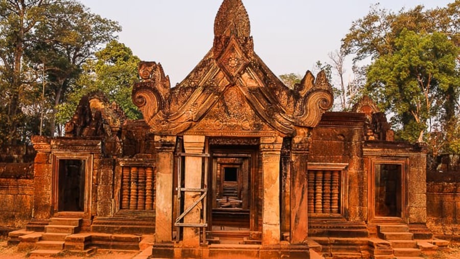 Marvel at the Banteay Srei Temple