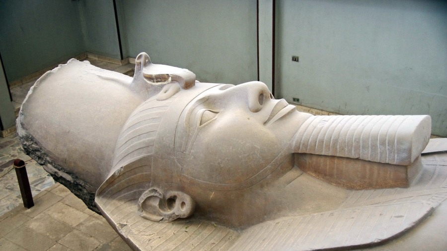 Statue of Ramses 2