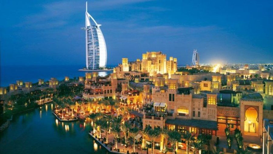 See the magnificent skyline Of Dubai