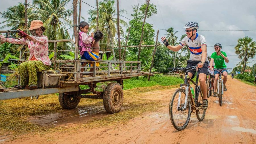 Silk Island cycling tour