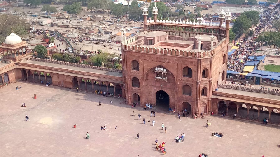 Marvel the beautiful Jama Masjid