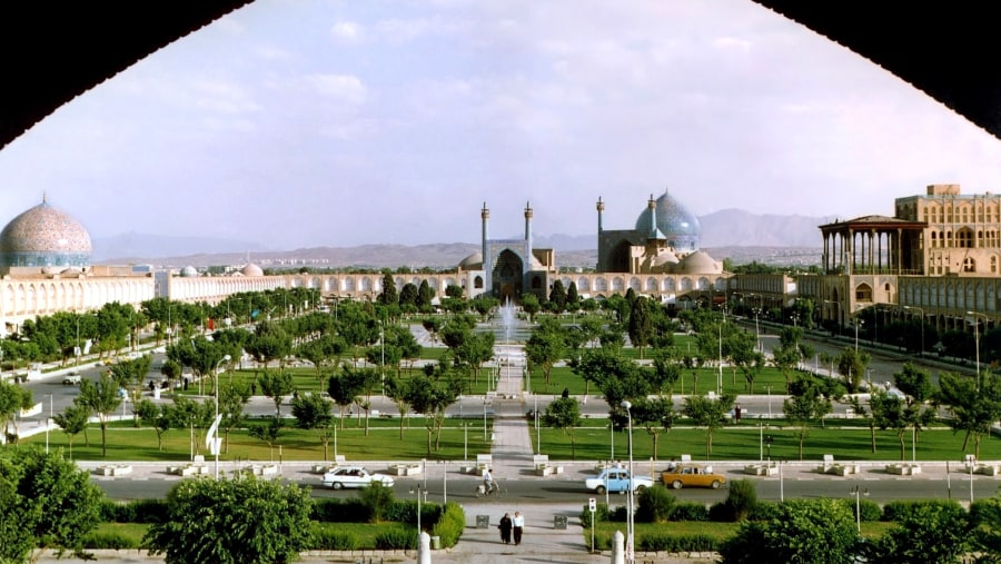 Naqsh-e Jahan Square, Isfahan