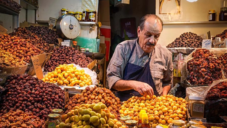 Dates in the old souq