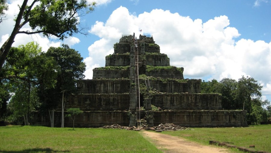 Koh Ker Temple-Pyramid temple