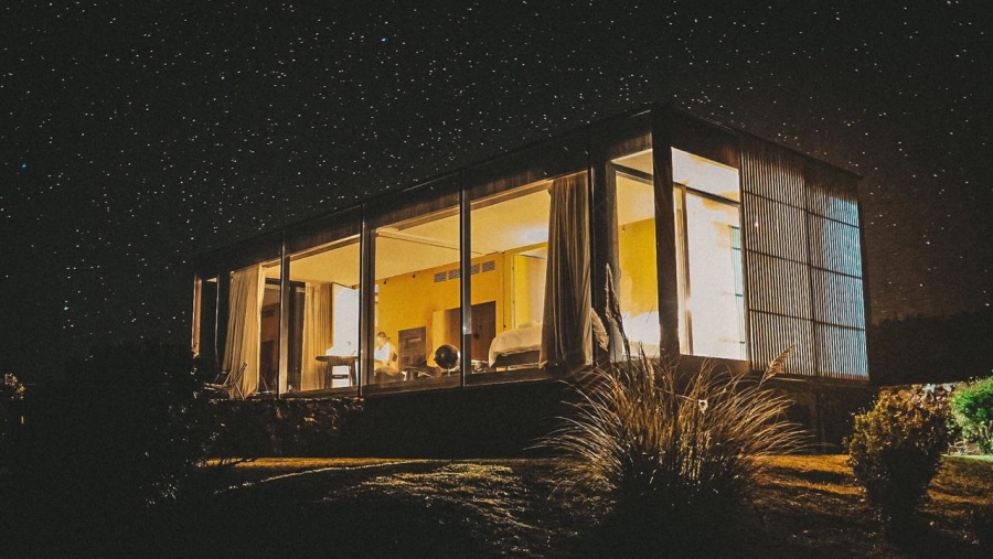 Your luxury shelter with stars at night